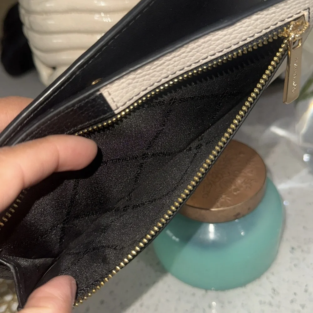 🖤Reed Large Two-Tone Pebbled Leather Wallet - Picture 12 of 12